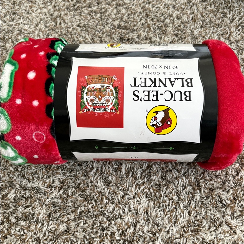 Brand new — BUC-EE’S Holiday Blanket - Red and White - Picture 4 of 7